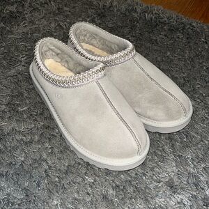 Ugg Tasman slippers